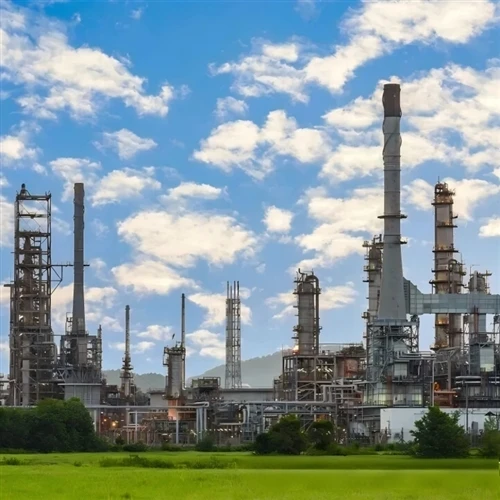 Como as fábricas podem reduzir seu impacto ambiental?